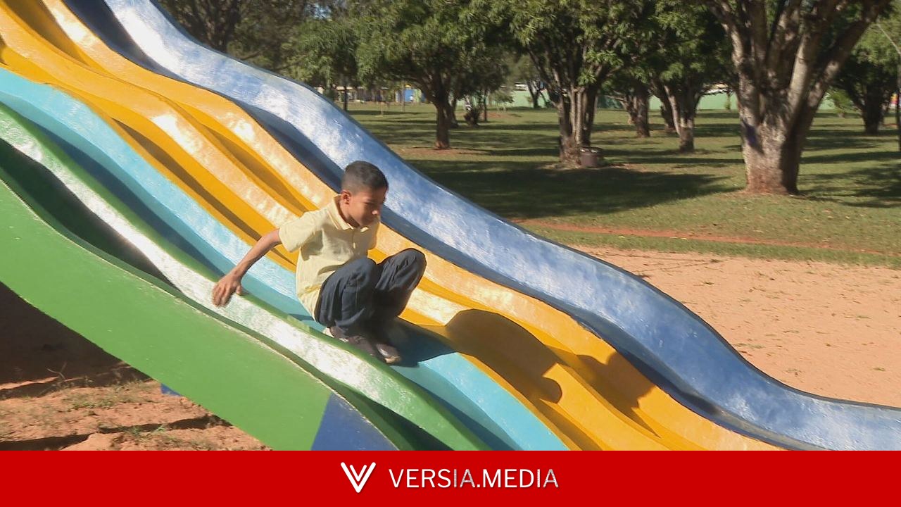 Brasileiro de 10 anos descobre 'ciclo matemático' elevando os números 13 e 16 ao quadrado; entenda