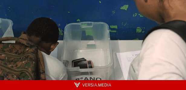 Restrição do celular nas escolas reduziu ansiedade nos alunos, diz pesquisa